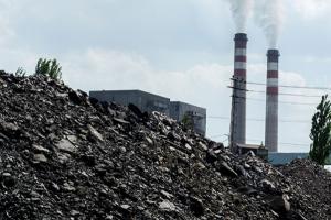 铁矿石单周暴跌20%以上创金融危机以来纪录! 中国房产市场降温钢厂抛售库存