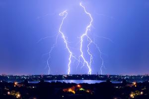 惊人预测！摩根大通：若俄罗斯原油供给继续受到干扰 布伦特原油恐飙升至185美元